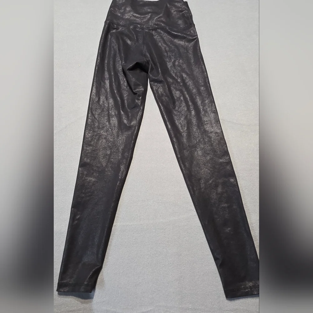 Aerie OfflineShimmer Black Leggings XS EUC Waist 26 Inseam 25 - Picture 2 of 3